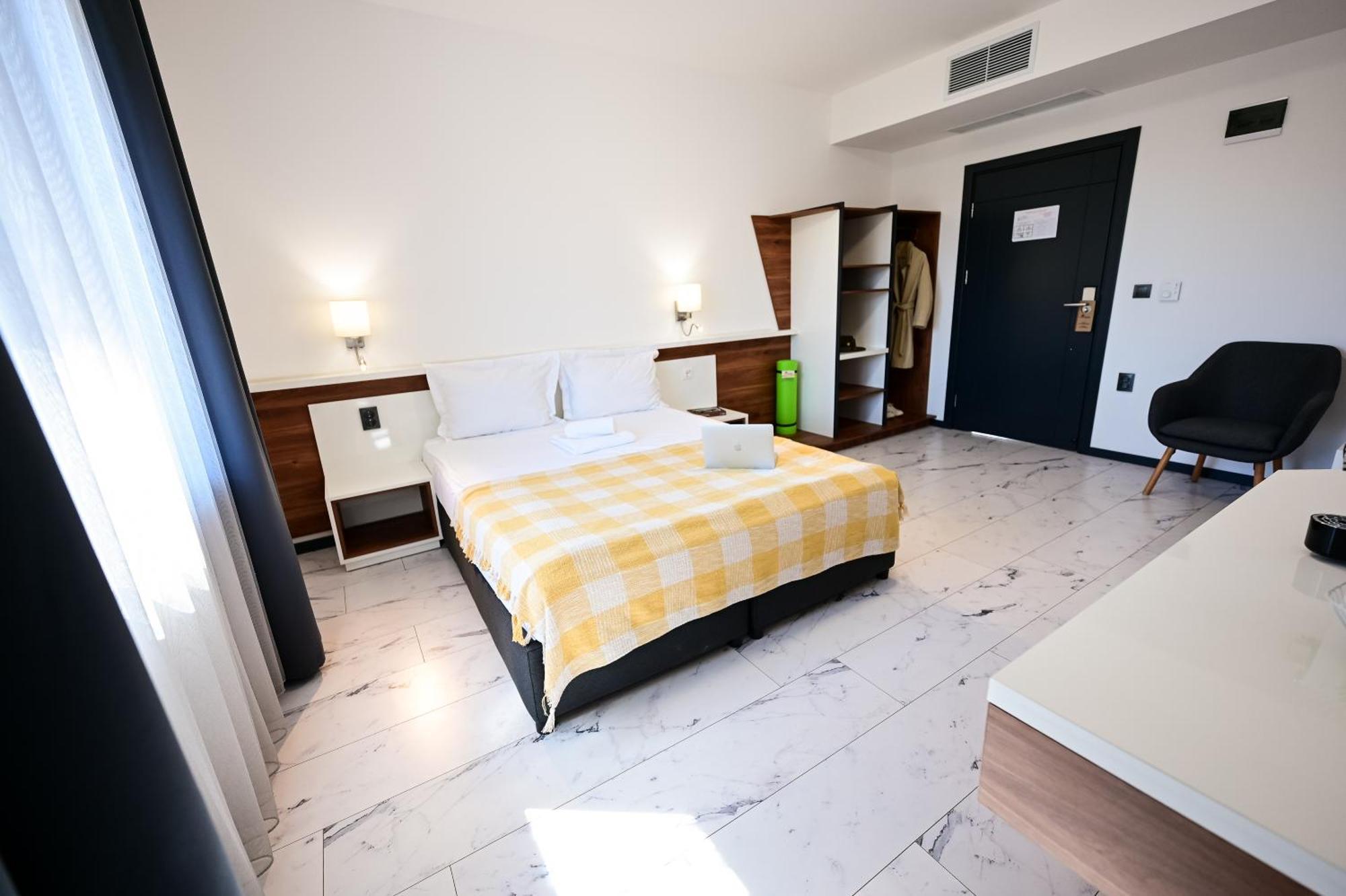 Rubo Hotel Shumen Dış mekan fotoğraf